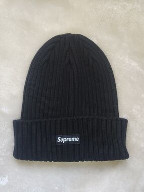 Supreme Black Ribbed Cuffed Beanie with Logo Patch